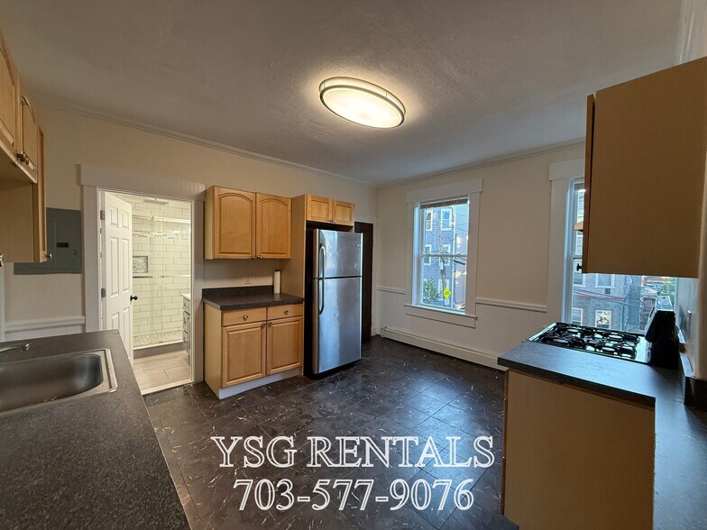 Building Photo - 34 Calumet St