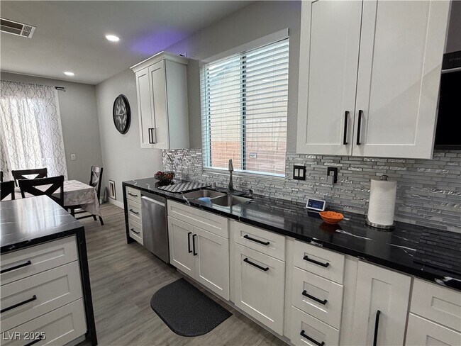 Building Photo - 3343 Tara Leigh Ave