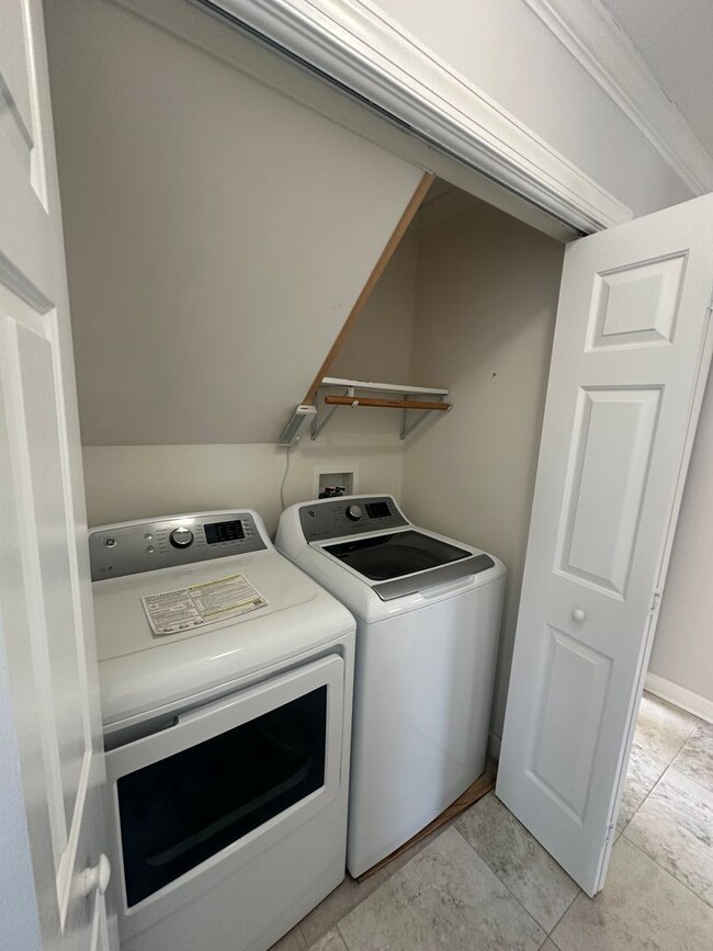Building Photo - Long-Term Rental – Spacious 4BR/4BA Home i...