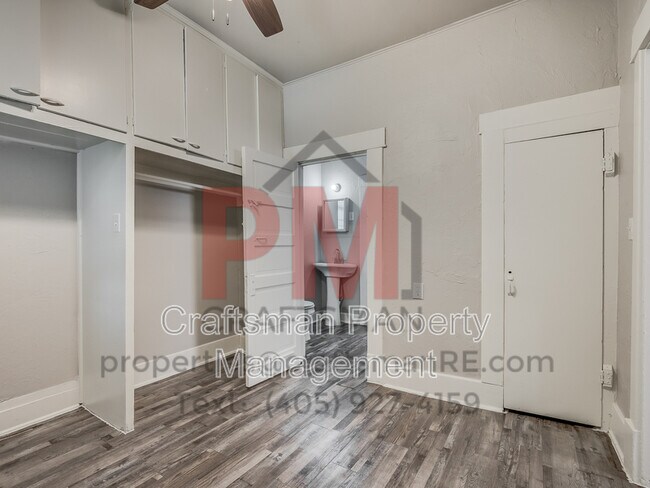 Building Photo - 1226 NW 8th St