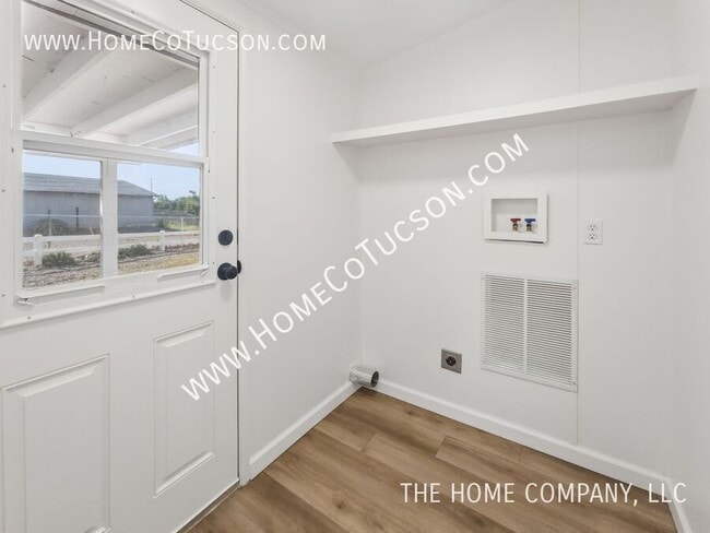 Building Photo - 5281 E Branding Iron Dr