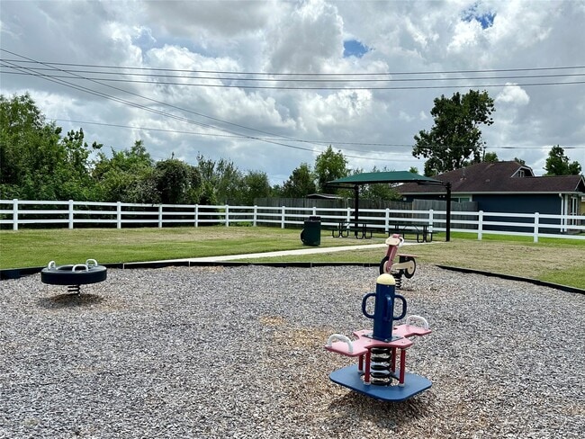 Building Photo - 5002 Winnipeg Blvd