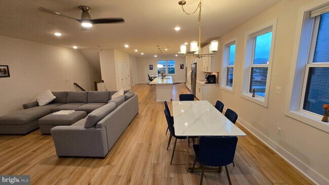 Building Photo - 44768 Tiverton Sq