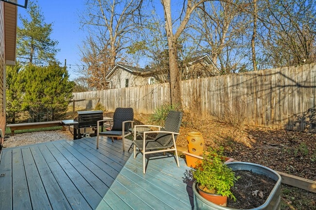 Building Photo - 695 Reed St