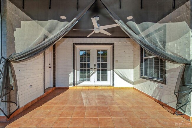 Building Photo - 2318 Flushing Meadows Dr