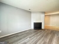 Building Photo - 7233 Mill Creek Ct
