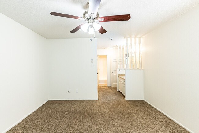 Building Photo - 1/2 Off 1st months rent