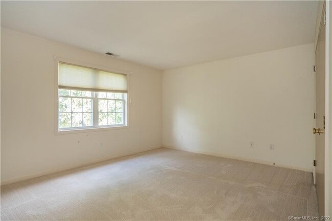 Building Photo - 47 Pepper Bush Ln