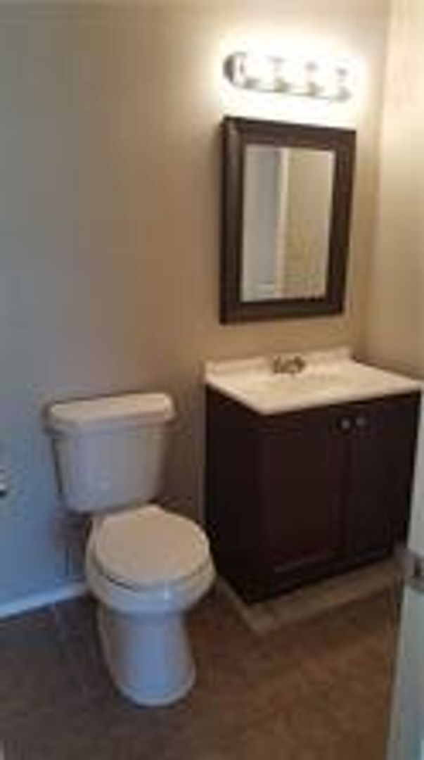 Building Photo - 507 Algerita Dr