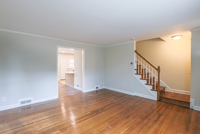 Building Photo - 3 Bedroom Complete Rehab