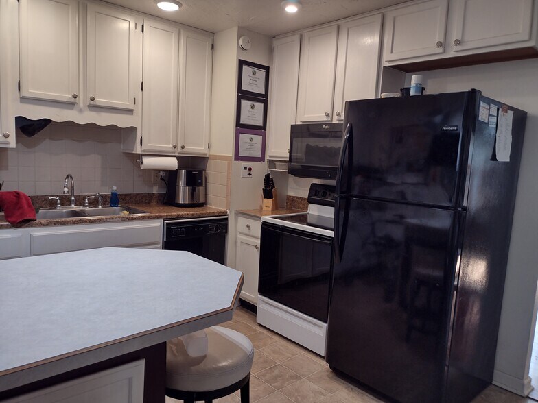 Building Photo - 5013 N Kitley Ave