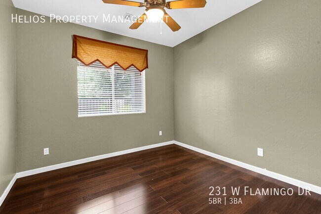 Building Photo - 231 W Flamingo Dr