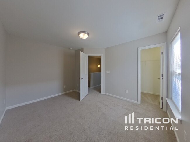 Building Photo - 345 Hunslet Cir