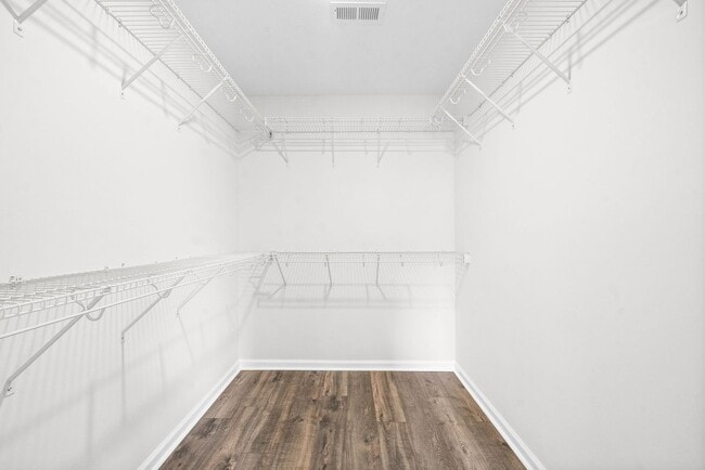Building Photo - Dog Friendly Four Bedroom Near I24!