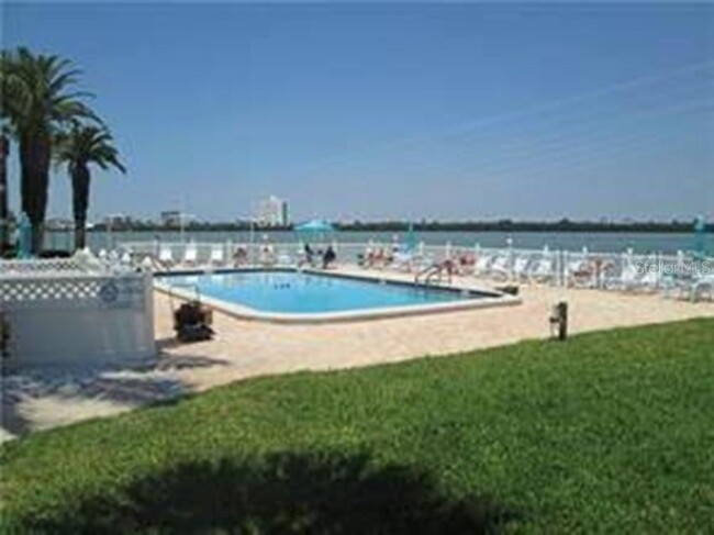Building Photo - 851 Bayway Blvd