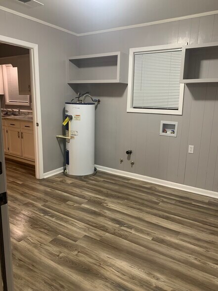 Laundry Room - 1256 Lee Stokes Rd