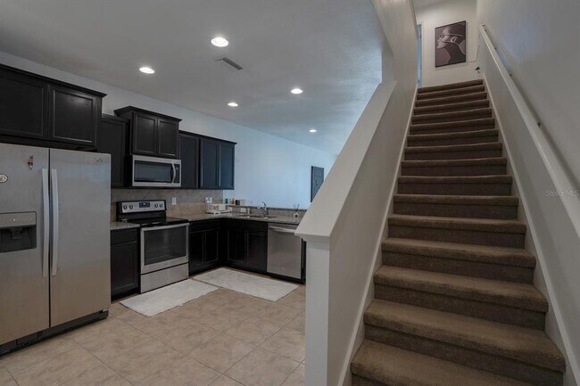 Building Photo - 9136 Hillcroft Dr