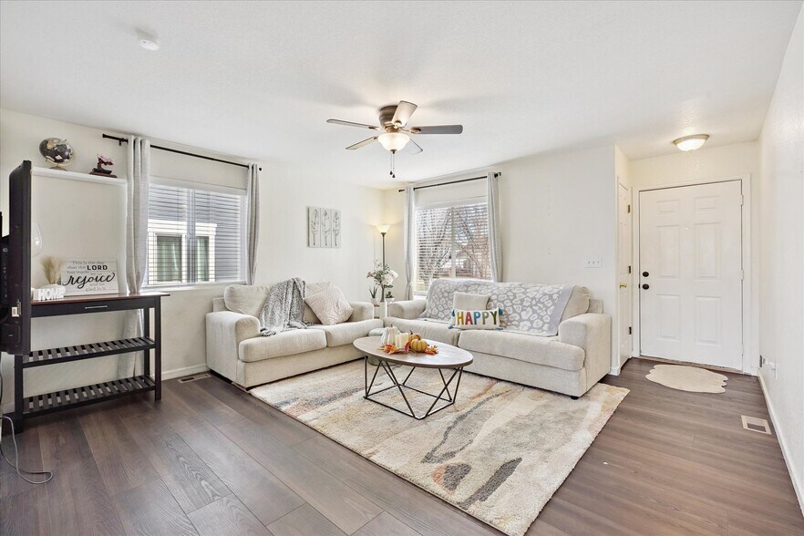 Building Photo - 5155 Golden Eagle Pky