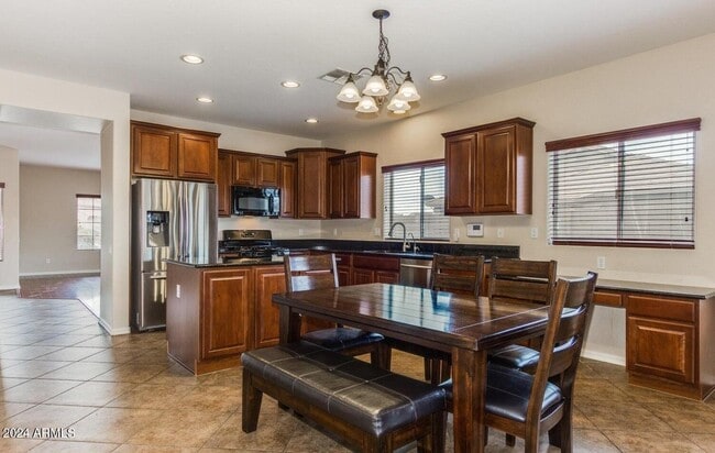 Building Photo - 5230 W Redbird Rd