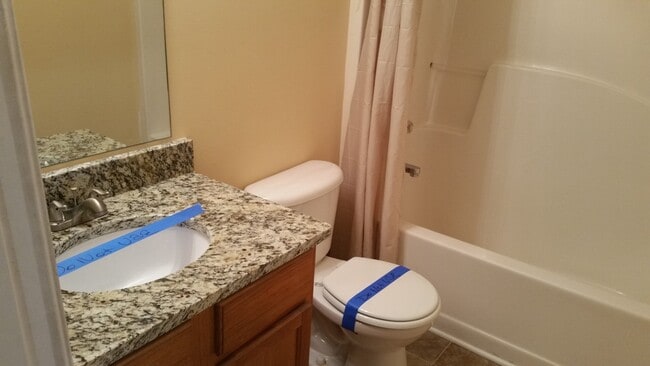 Building Photo - Beautiful 4-bedroom, 2.5 bath home!! (vide...