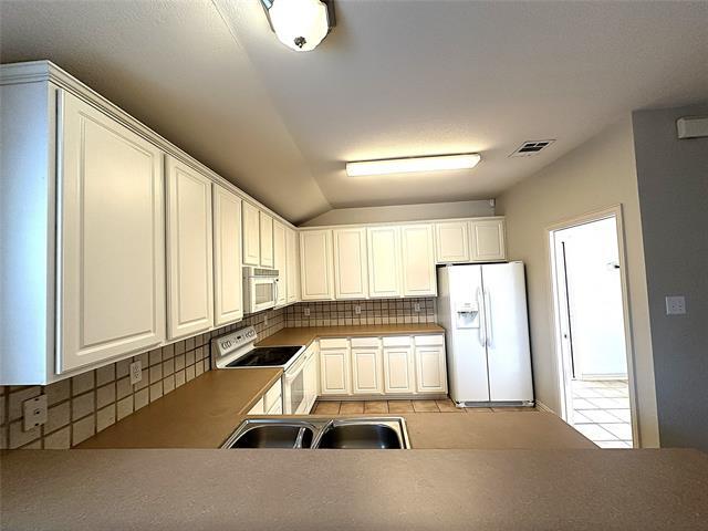 Building Photo - 3002 Admiral Dr