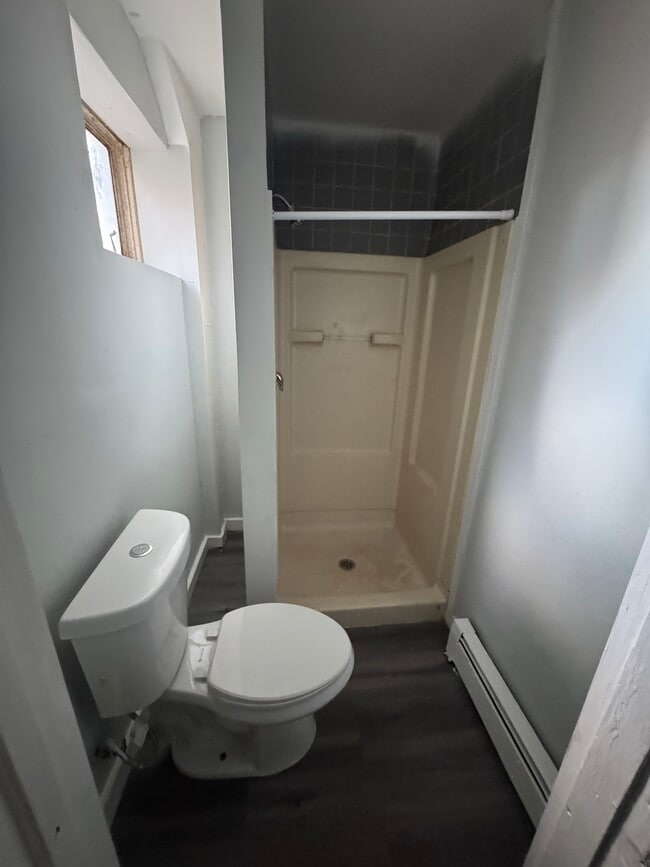 Building Photo - 86 Edwards St