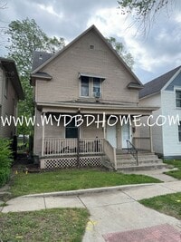 Building Photo - 1230 Oakland St