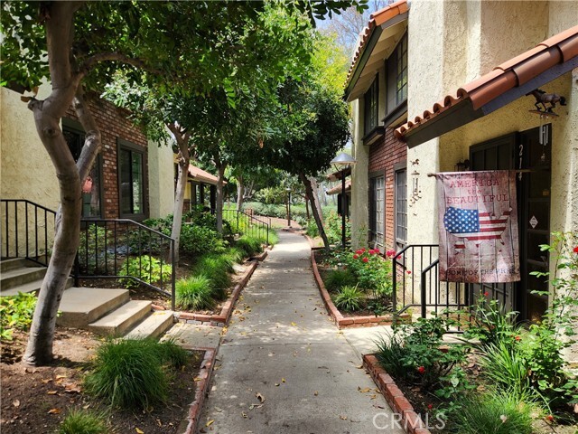 Building Photo - 218 San Luis Rey Dr