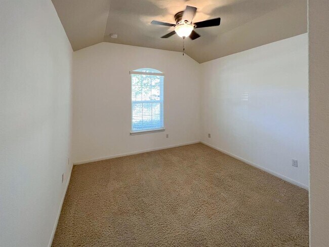 Building Photo - 1711 Hidden Springs Path