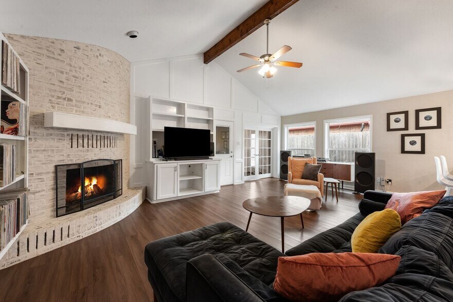 Building Photo - 2907 Broadmoor Dr