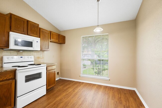 Building Photo - 8007 Forest Crossing