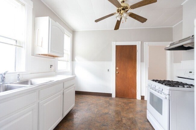 Building Photo - 19-21 Woodbridge St