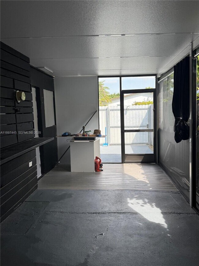 Building Photo - 8101 SW 94th Ct