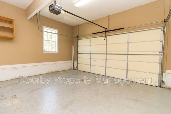 Building Photo - 8584 Sunridge Dr