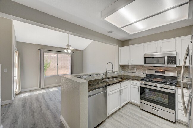 Building Photo - One-of-A-Kind 2 Story, 3 Bedroom with 3 Full Baths Home in the Heart of Summerlin!