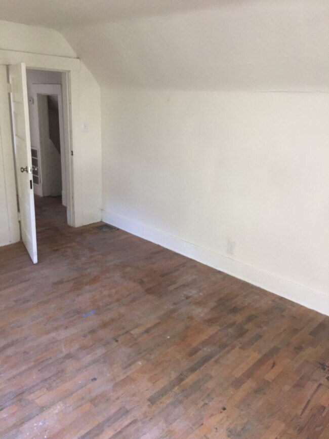 Building Photo - 1430 SW Polk St