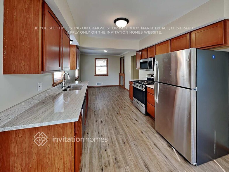 Building Photo - 1345 9th Ave S