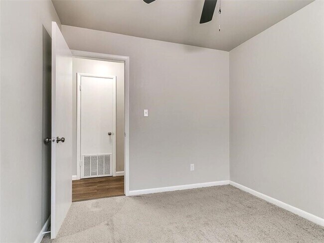 Building Photo - Super 4 Bed 1.5 Bath in the South Gate Addn in Moore, OK