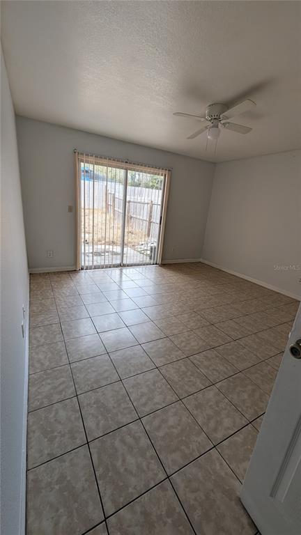 Building Photo - 2423 South Ave