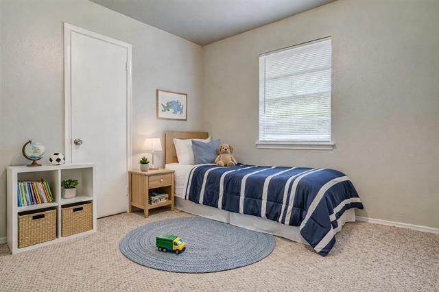 Building Photo - 919 Southloop Dr