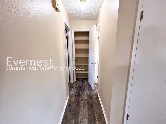 Building Photo - 4311 N Chestnut St