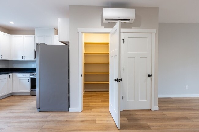 Building Photo - Newly Built 3 Bed, 2.5 Bath Cottage Homes with Free Wifi Internet