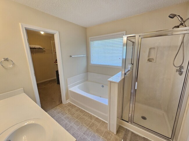 Building Photo - Furnished Mid Term rental