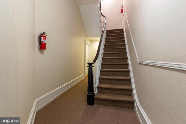 Building Photo - 1631 Green St