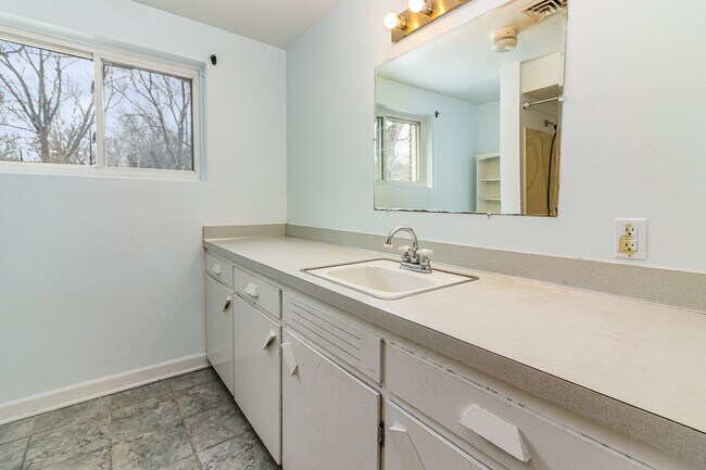 Building Photo - 307 Norfolk St