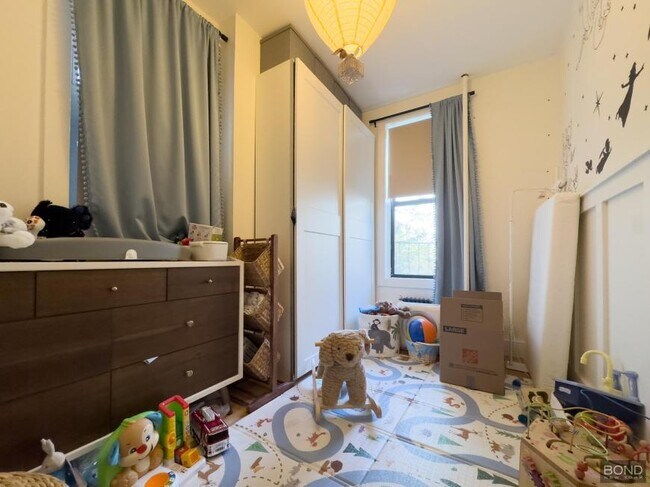 Building Photo - 2 bedroom in Brooklyn NY 11222