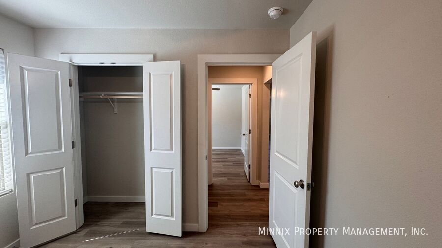 Building Photo - 7706 Elm Ave