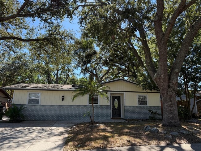 Building Photo - 2031 Charter Oaks Dr