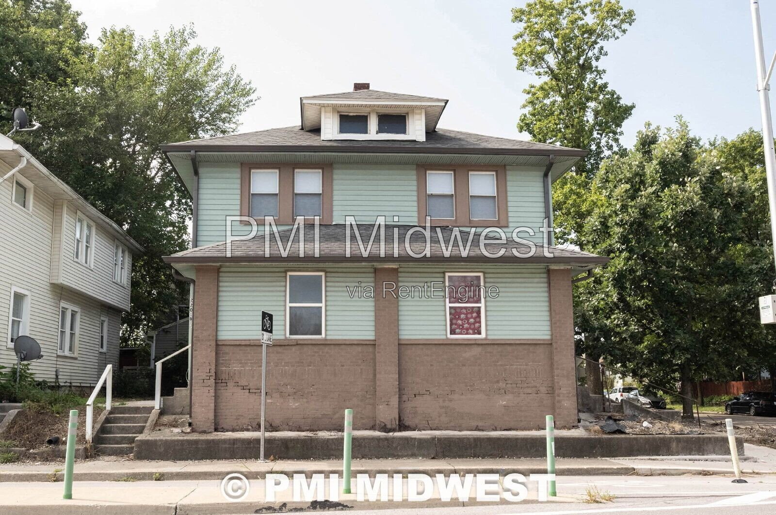Building Photo - 2201 E New York St