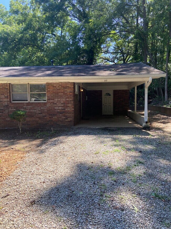 Building Photo - 317 Springtree Rd